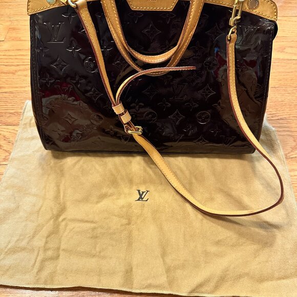 Louis Vuitton Amarante Monogram Vernis Leather Brea MM Bag - Picture 2 of 7